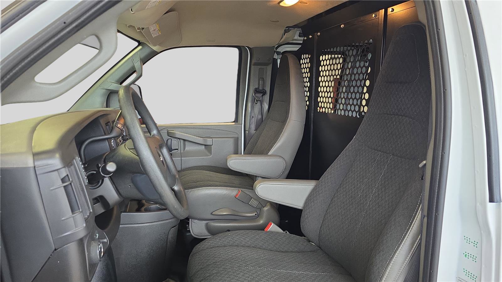 Used 2024 GMC Savana 2500 w/ Driver Convenience Package image 11
