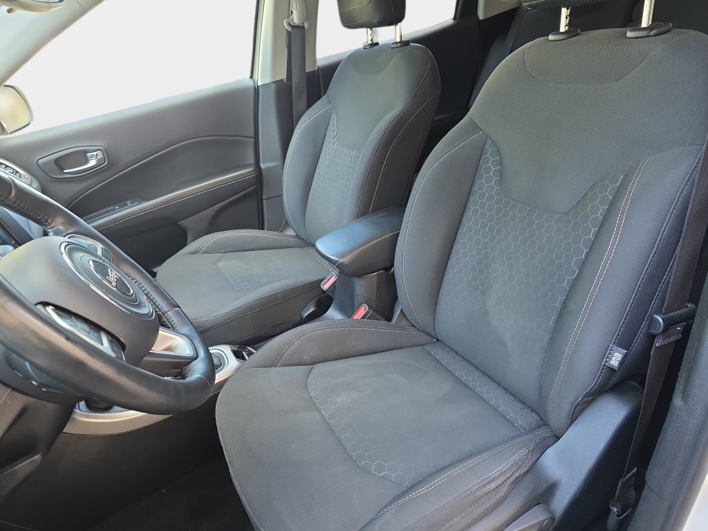 Used 2019 Jeep Compass Sport w/ Cold Weather Group AWD/4WD image 17