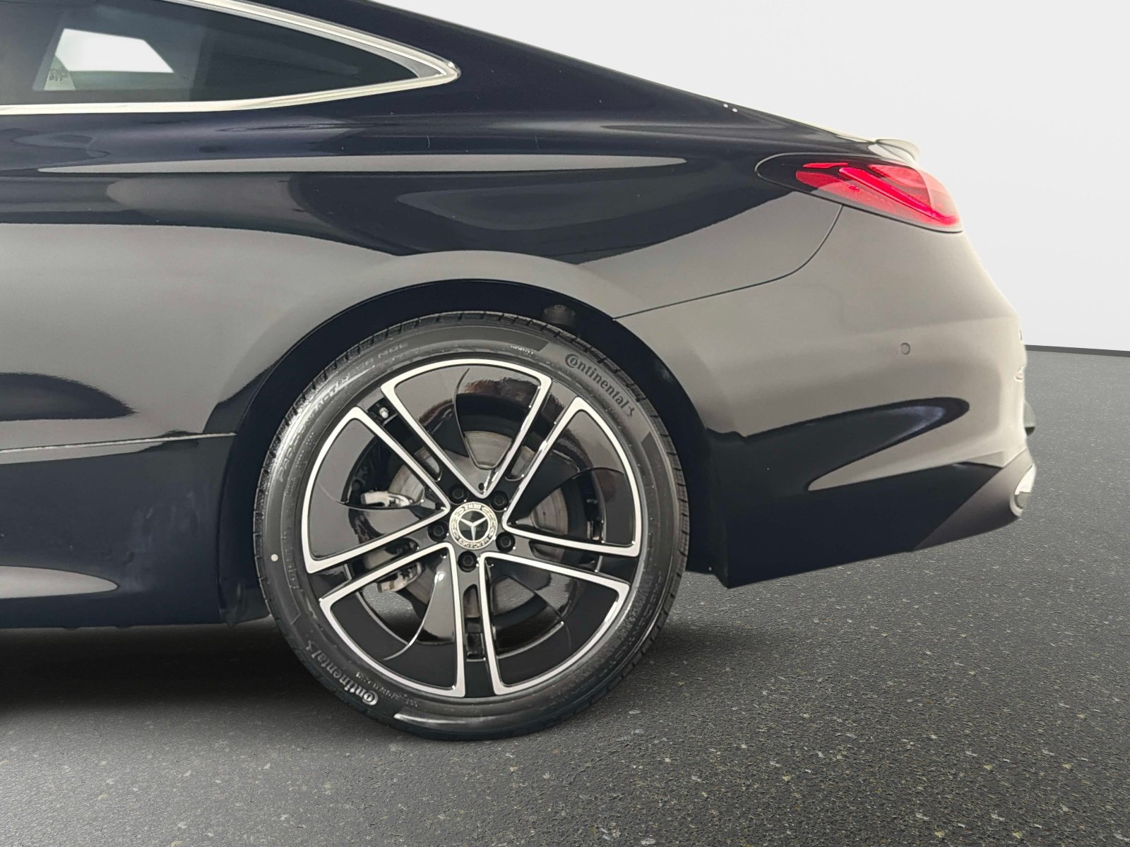 Used 2024 Mercedes-Benz CLE 300 4MATIC Coupe image 15