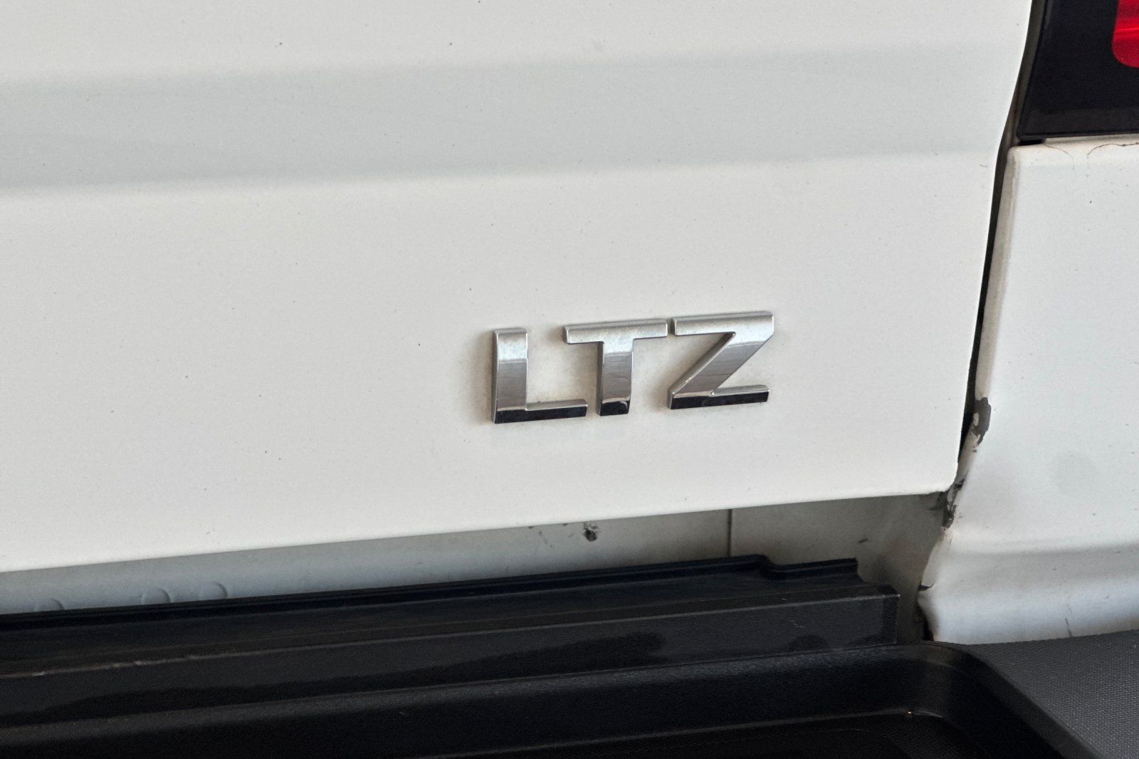 Used 2015 Chevrolet Silverado 2500 LTZ w/ Duramax Plus Package AWD/4WD image 25