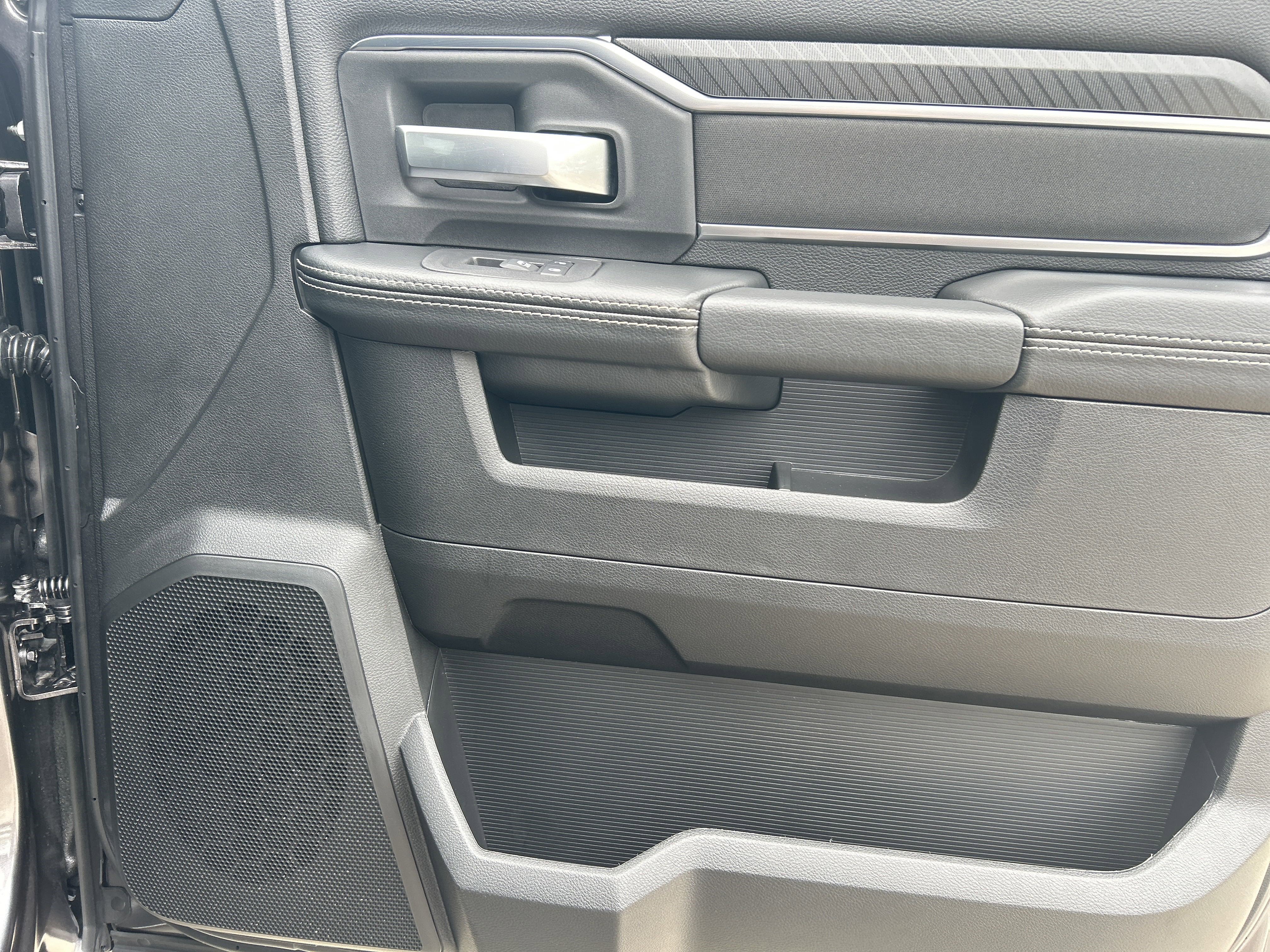 New 2025 RAM 2500 Big Horn AWD/4WD image 14