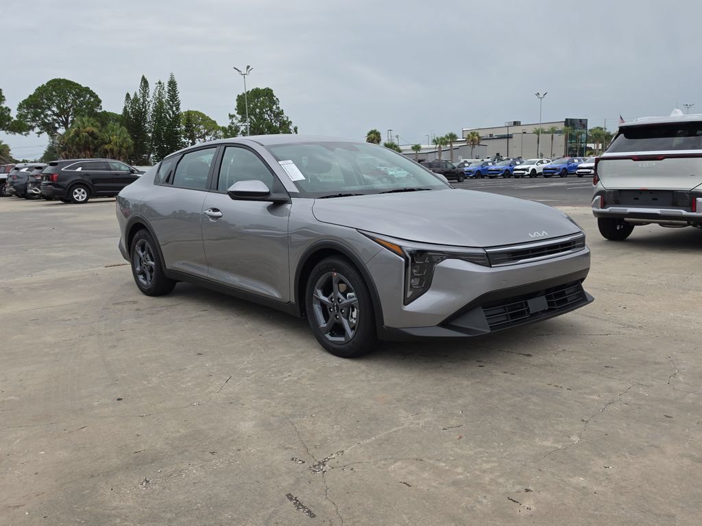 New 2026 Kia K4 FWD image 2