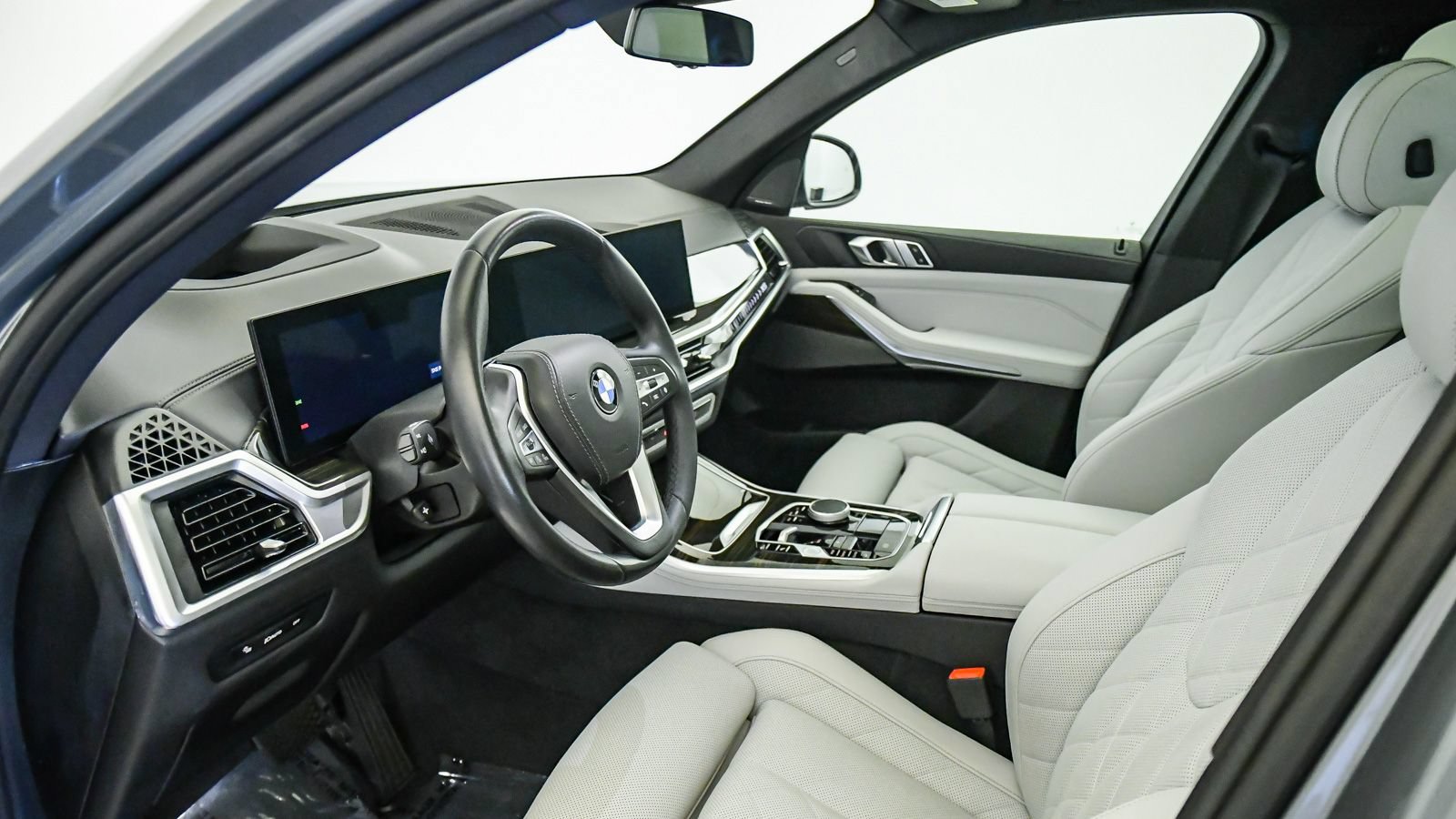 Certified 2024 BMW X5 xDrive40i w/ Premium Package AWD/4WD image 17