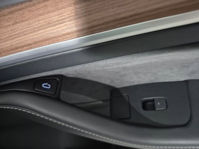 Used 2023 Tesla Model 3 Performance image 31