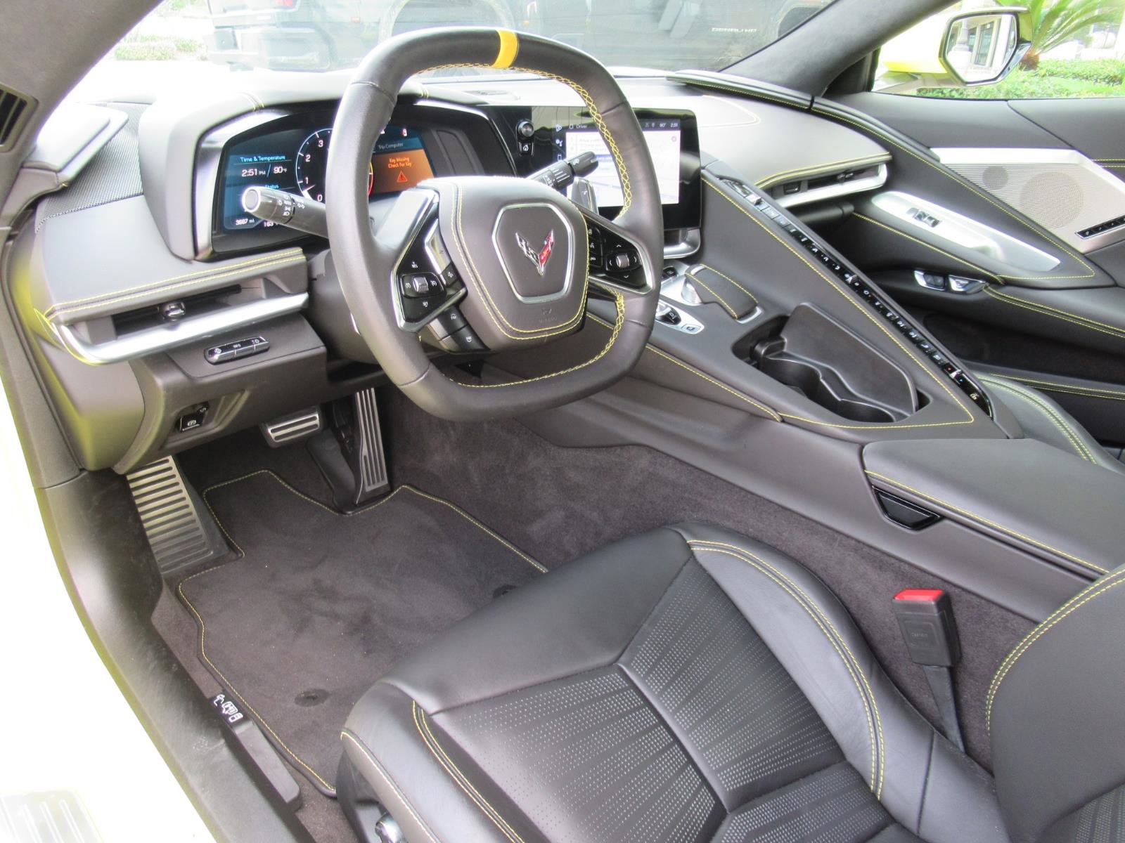 Used 2024 Chevrolet Corvette Stingray Premium Conv w/ Battery Protection Package RWD image 17