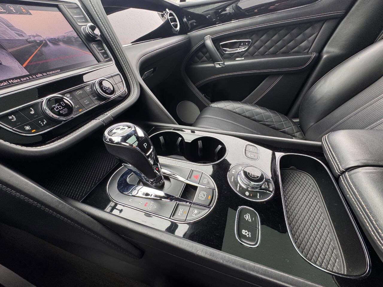 Used 2018 Bentley Bentayga Activity image 27