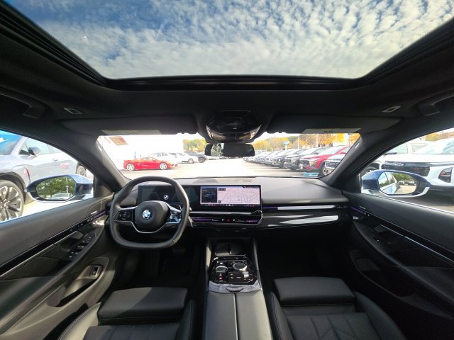 Used 2024 BMW 530i xDrive w/ Convenience Package AWD/4WD image 7