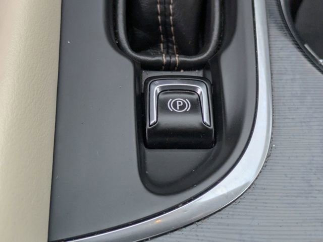 Used 2017 Buick Envision Essence image 16