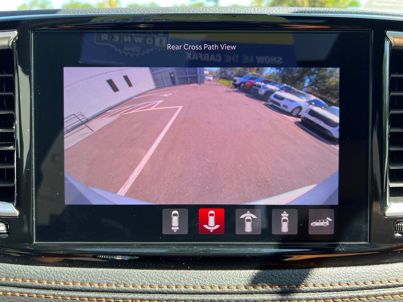 Used 2023 Chrysler Pacifica Pinnacle FWD image 46