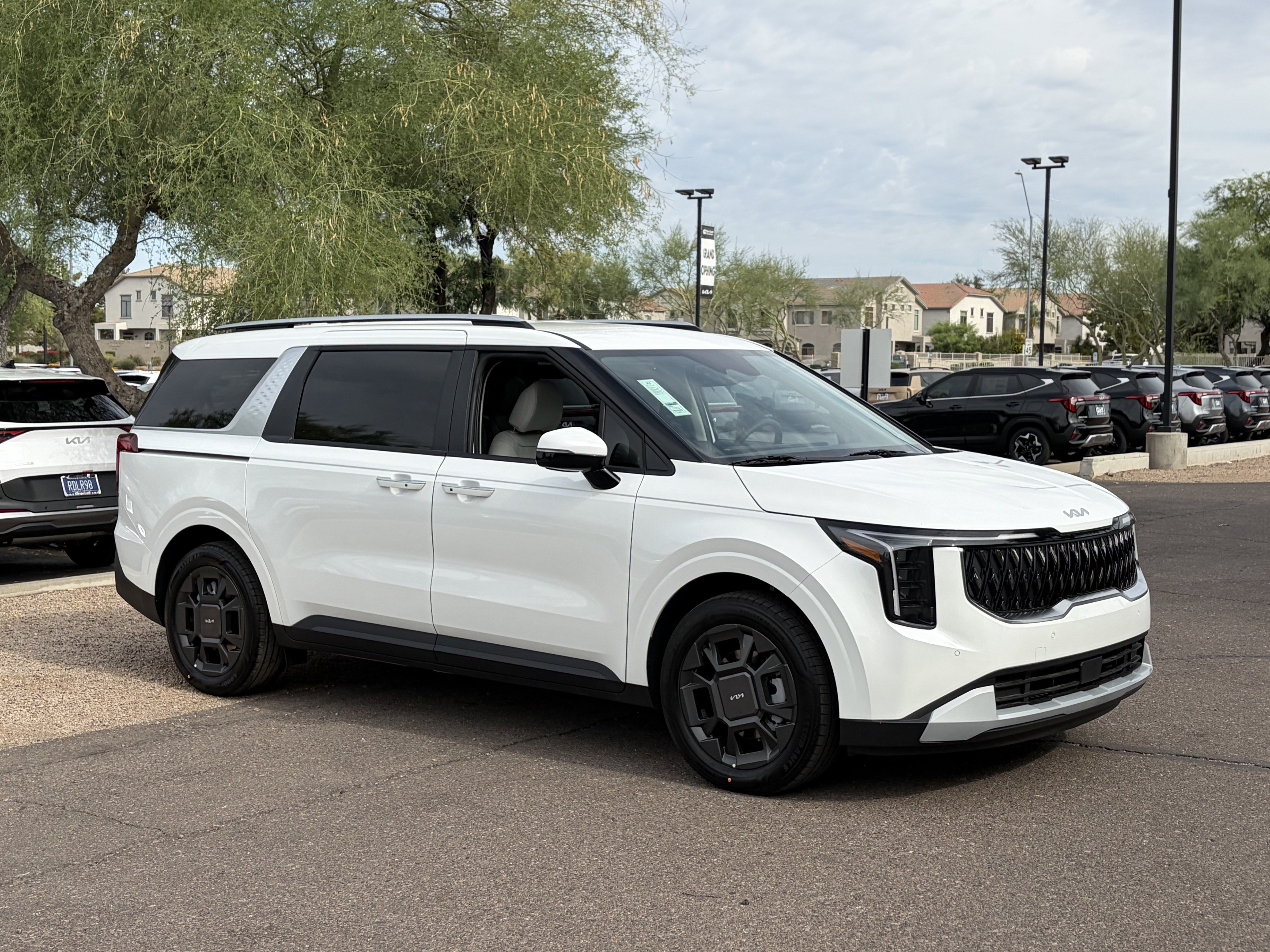 New 2026 Kia Carnival EX FWD image 33