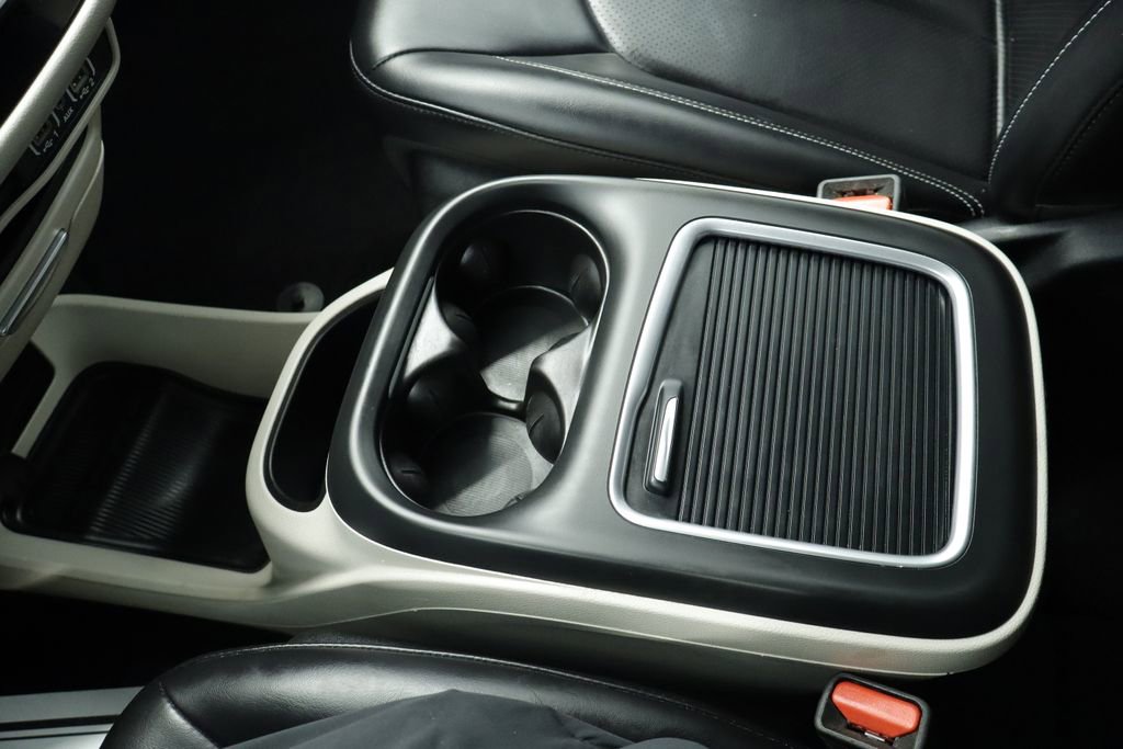 Certified 2023 Chrysler Pacifica Touring-L FWD image 36