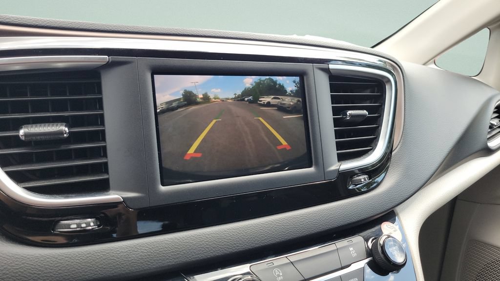 Used 2023 Chrysler Voyager LX FWD image 17