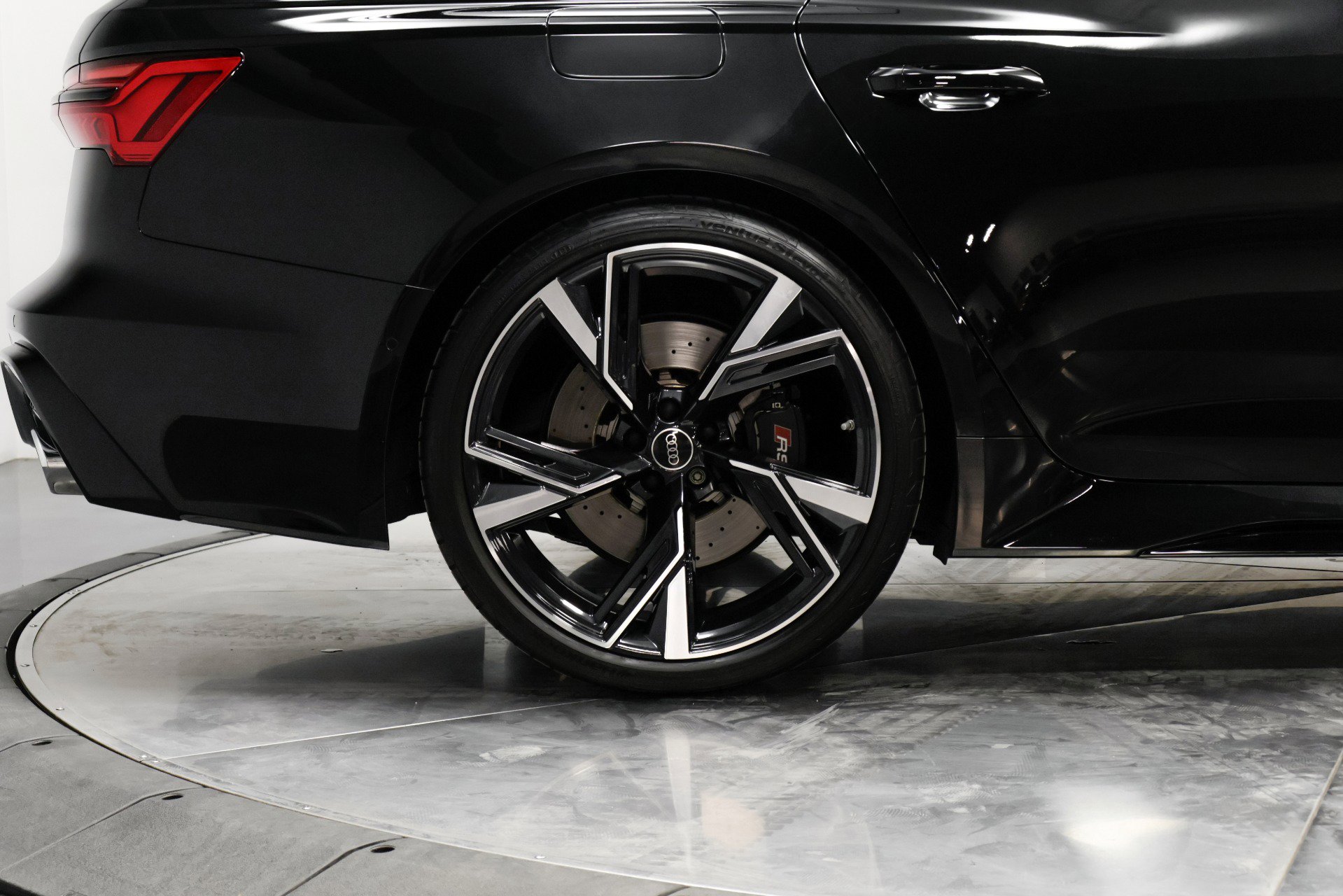 Used 2023 Audi RS 6 image 15