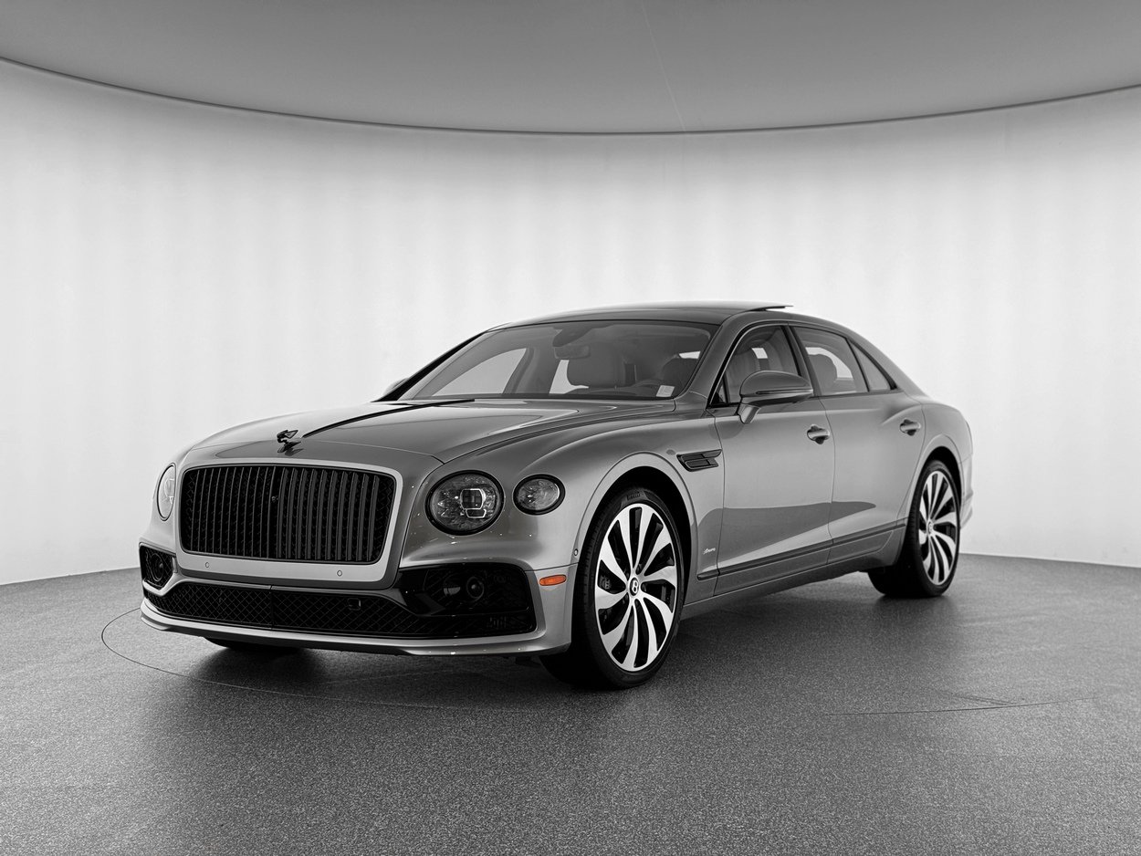 Used 2023 Bentley Flying Spur Azure image 13