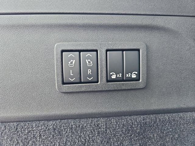 New 2026 Cadillac Escalade IQ Sport 1 w/ LPO, ONYX Package image 15