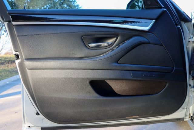 Used 2011 BMW 535i 535i image 13