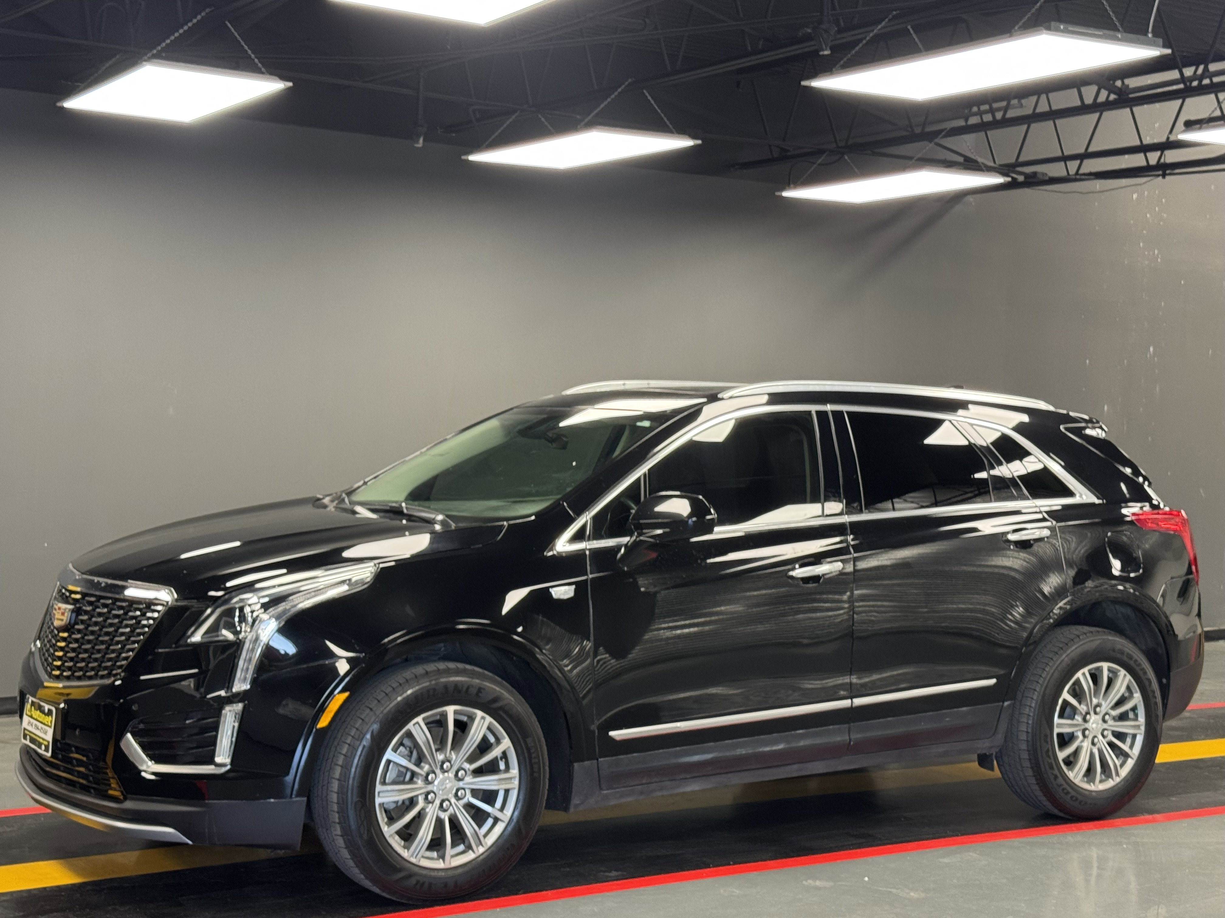 Used 2017 Cadillac XT5 Luxury image 1