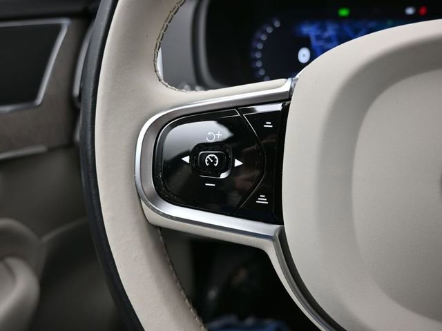 Used 2023 Volvo XC90 B6 Plus AWD/4WD image 26