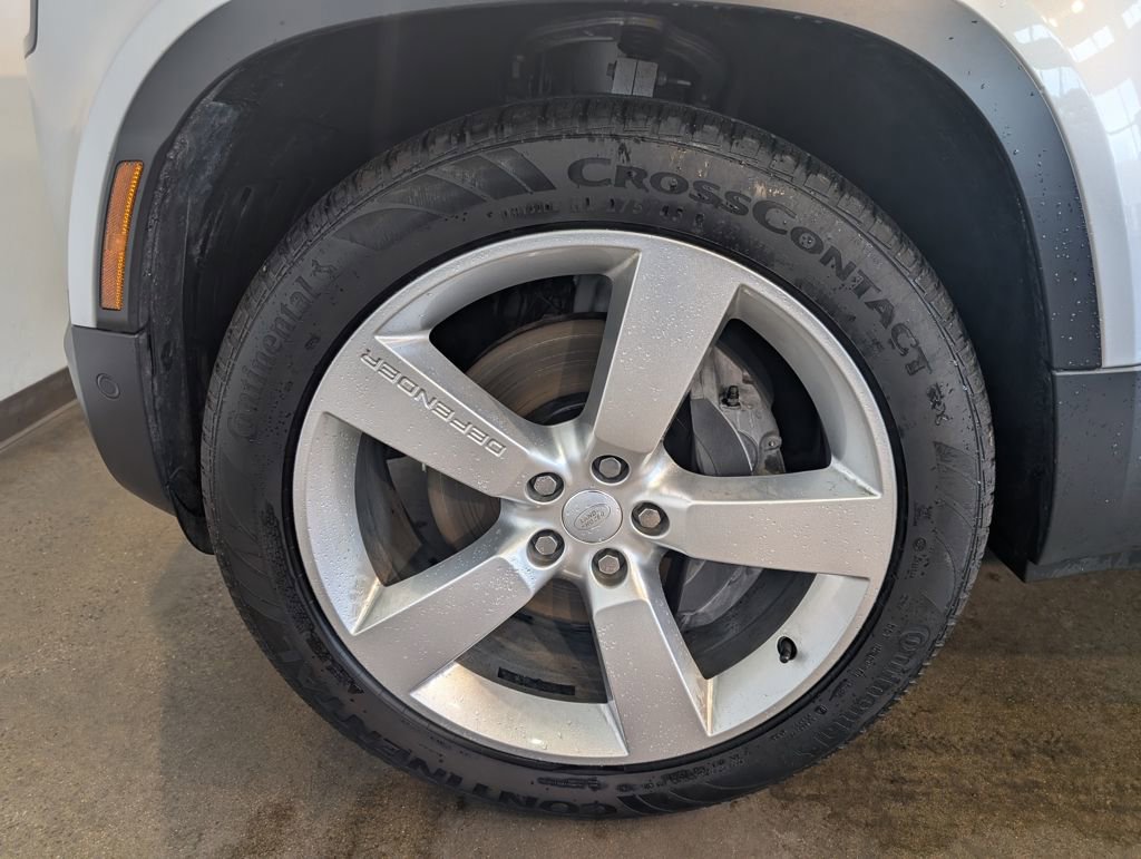 Used 2024 Land Rover Defender 110 SE image 10