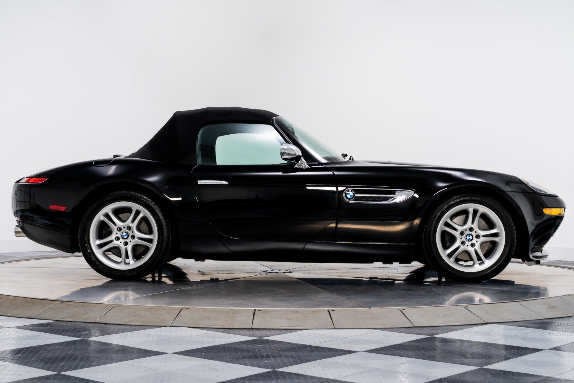 Used 2001 BMW Z8 RWD image 18