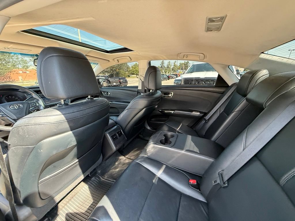 Used 2018 Toyota Avalon Touring w/ All Weather Liner Package FWD image 24