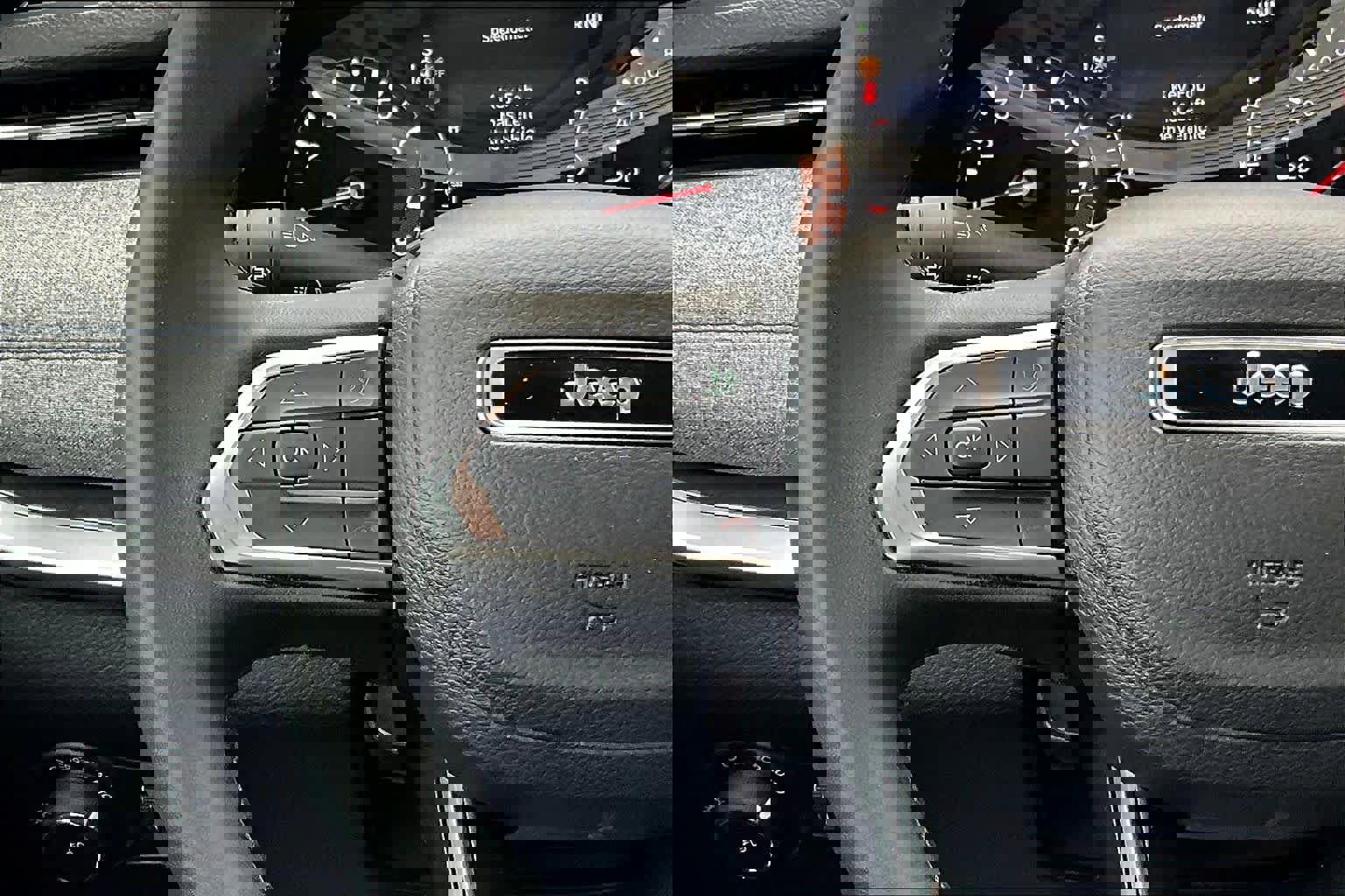 Used 2024 Jeep Compass Latitude image 25