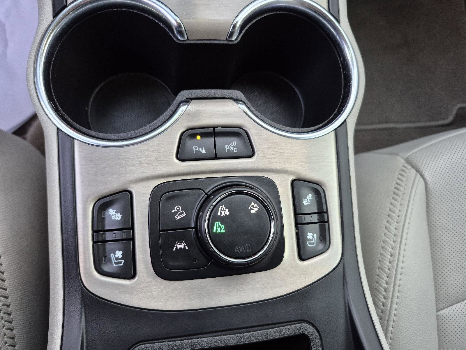 Used 2024 GMC Terrain Denali w/ Denali Premium Package image 18