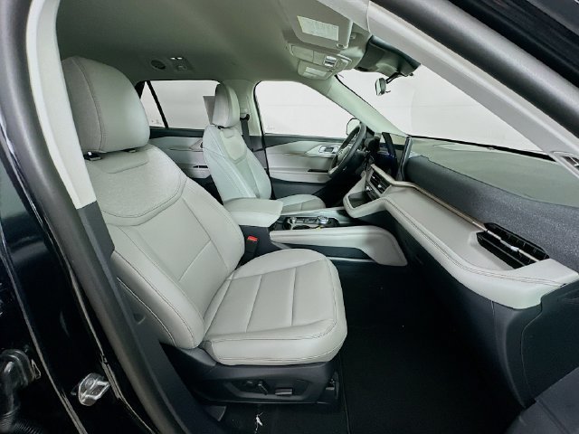 New 2026 Ford Explorer Active w/ Active Comfort Package AWD/4WD image 34