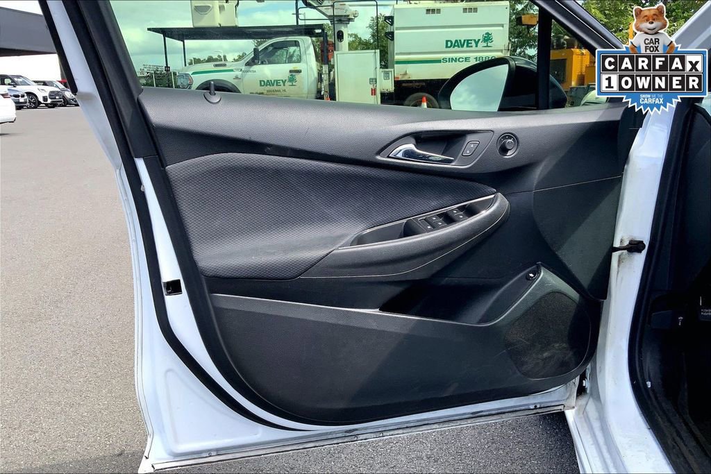 Used 2018 Chevrolet Cruze LT w/ Redline Edition image 21