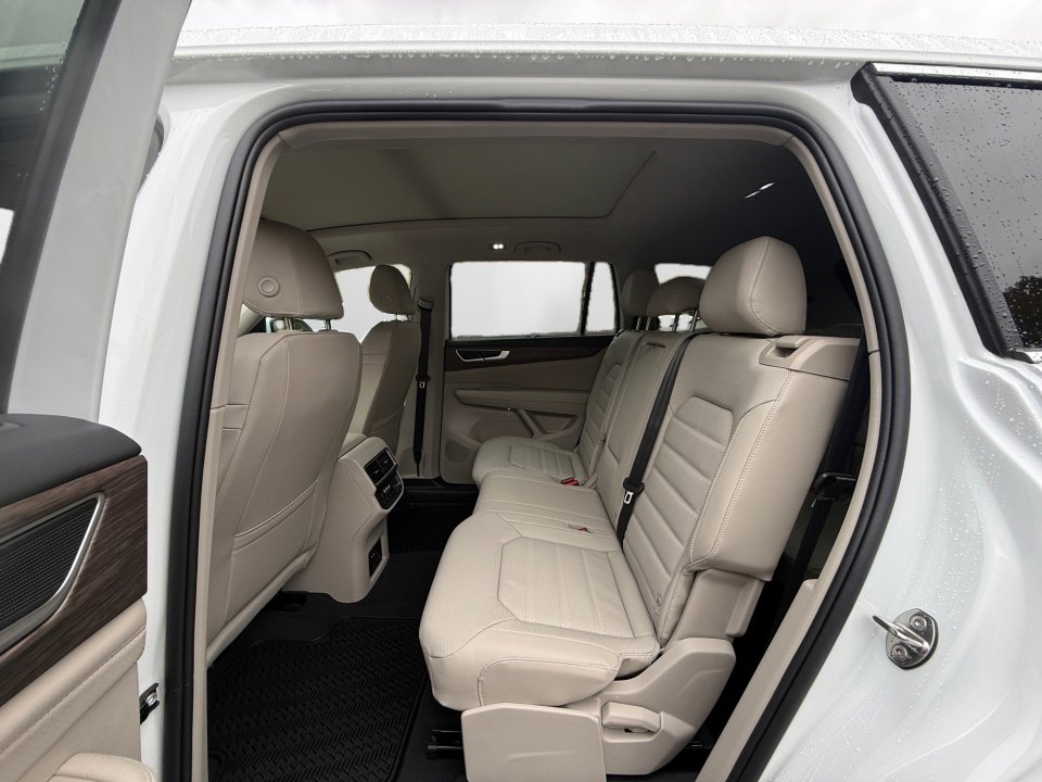 New 2026 Volkswagen Atlas SEL image 13
