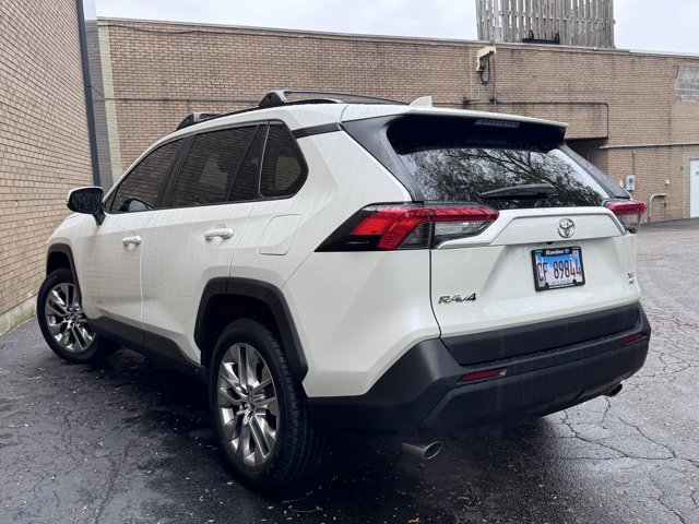 Used 2021 Toyota RAV4 XLE Premium image 22