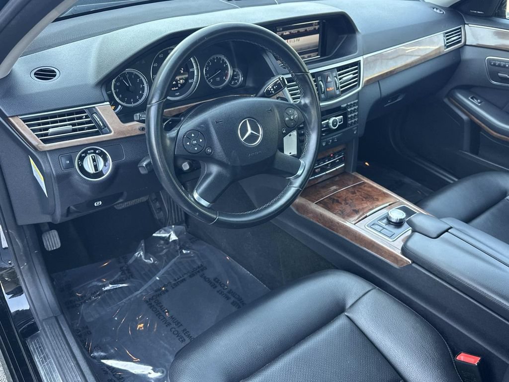 Used 2013 Mercedes-Benz E 350 4MATIC Sedan image 2