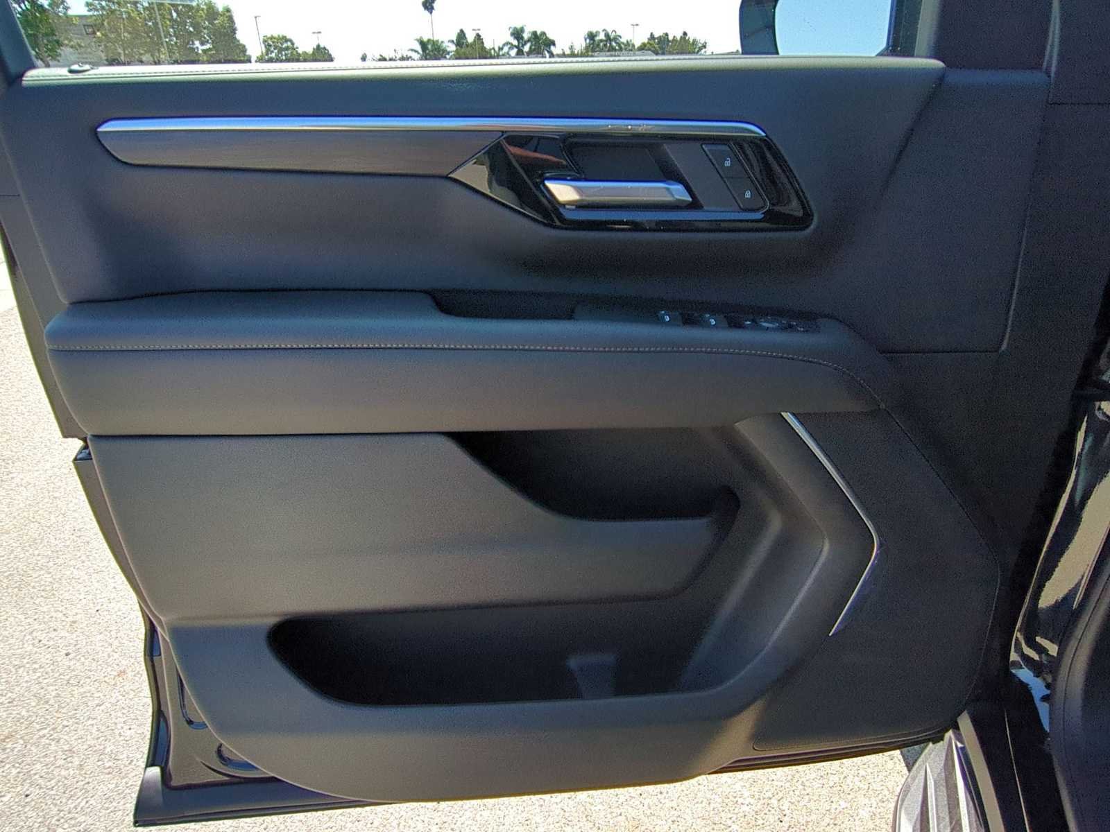 New 2026 Chevrolet Suburban LS RWD image 10