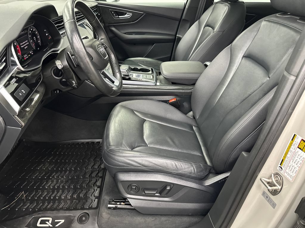 Used 2021 Audi Q7 3.0T Premium Plus w/ Premium Plus Package AWD/4WD image 9