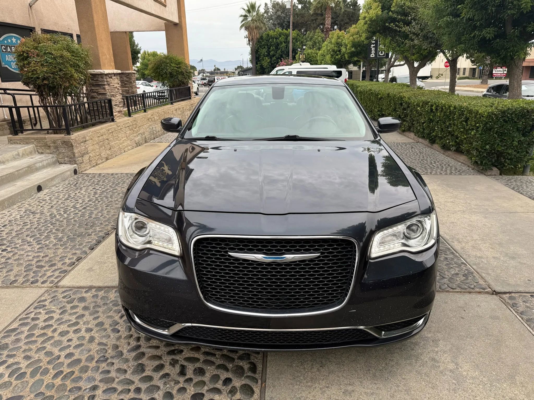 Used 2017 Chrysler 300 Limited image 2