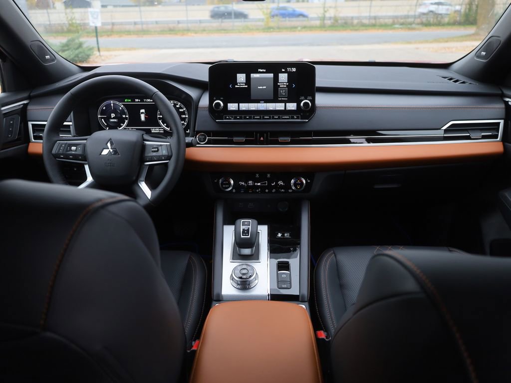 New 2025 Mitsubishi Outlander SEL image 25