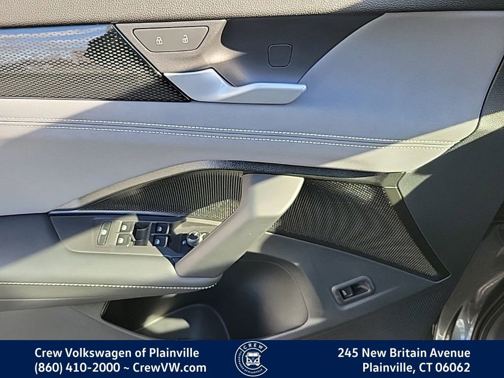 New 2026 Volkswagen Tiguan SE R-Line image 38