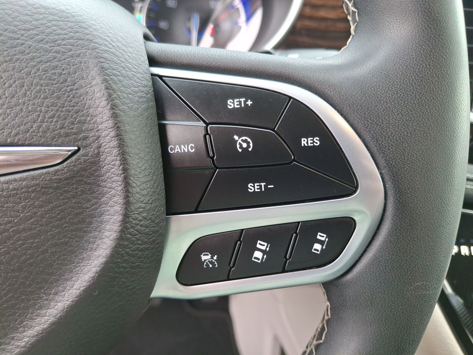 Certified 2022 Chrysler Pacifica Limited image 14