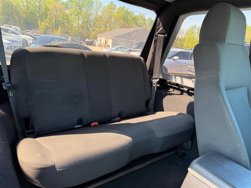 Used 2006 Jeep Wrangler X AWD/4WD image 15
