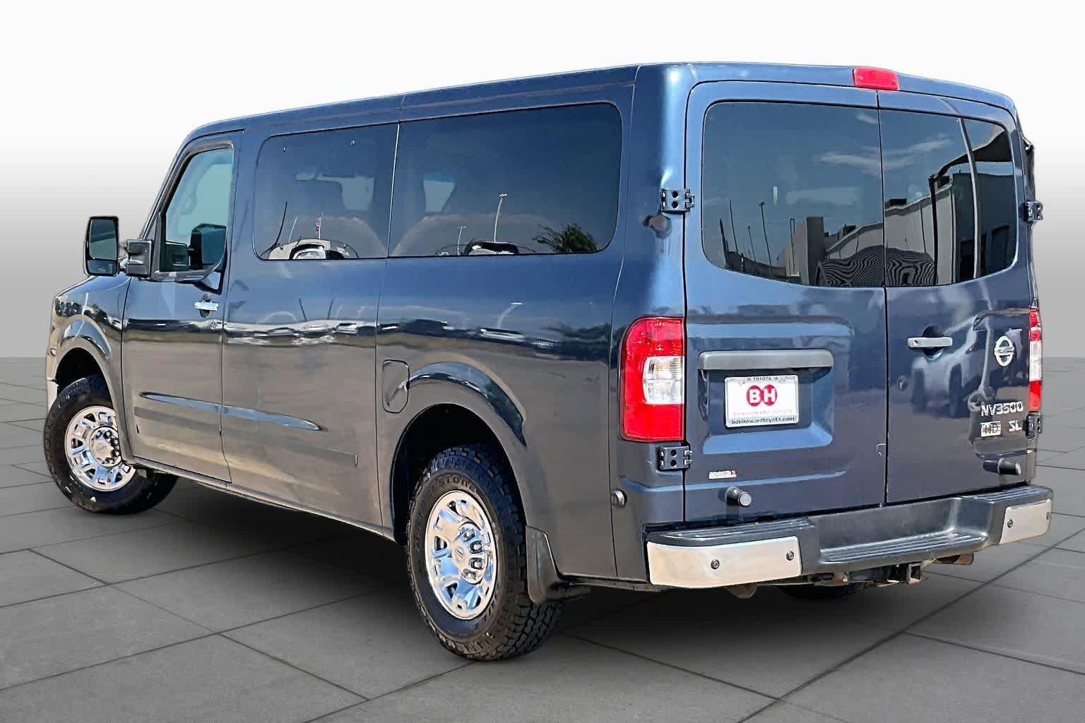 Used 2016 Nissan NV 3500 SL RWD image 10