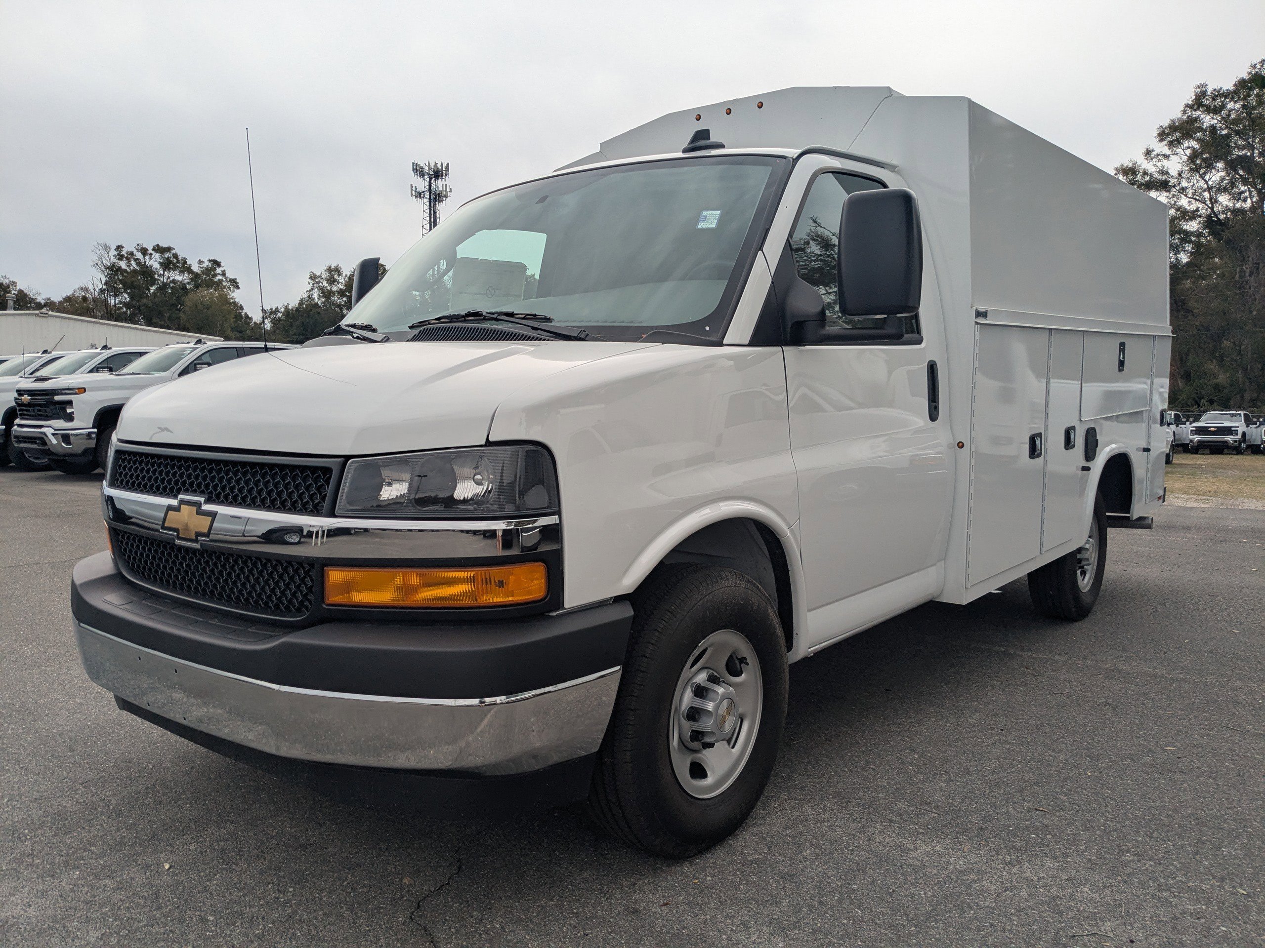 New 2025 Chevrolet Express 3500 w/ Power Convenience Package RWD image 7