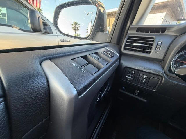 Used 2019 Toyota 4Runner SR5 Premium AWD/4WD image 34