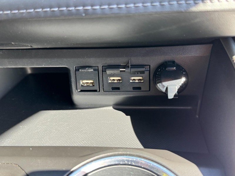 Used 2021 Toyota Highlander XLE image 21