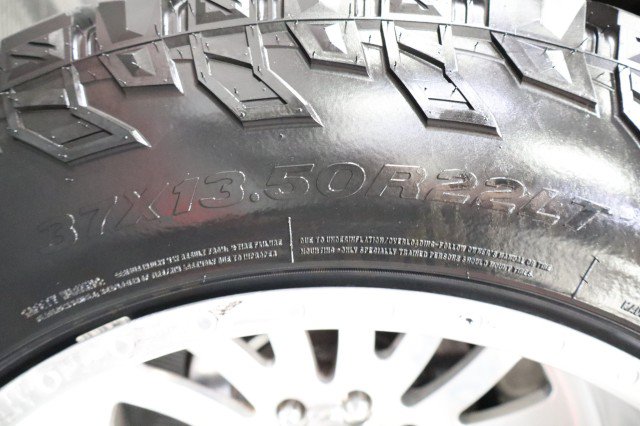Used 2014 Ford F250 Platinum w/ FX4 Off-Road Package AWD/4WD image 96