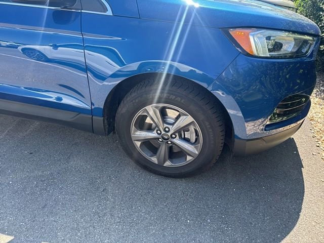 Used 2022 Ford Edge SEL w/ Sport Appearance Package AWD/4WD image 3