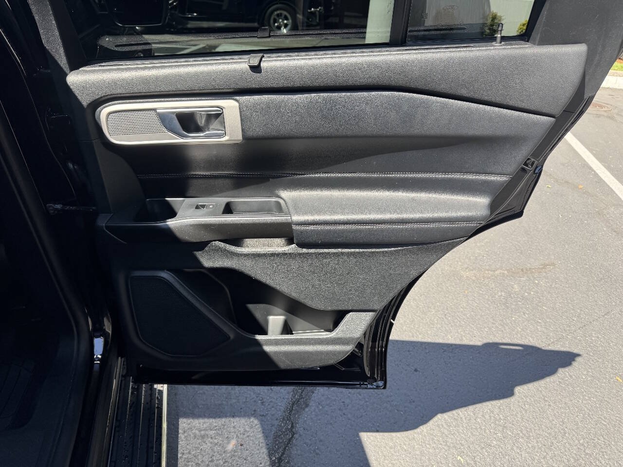 Used 2020 Ford Explorer Limited AWD/4WD image 17