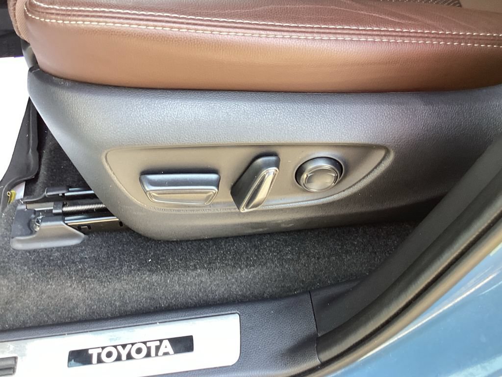 Used 2025 Toyota Land Cruiser w/ Premium Package AWD/4WD image 46