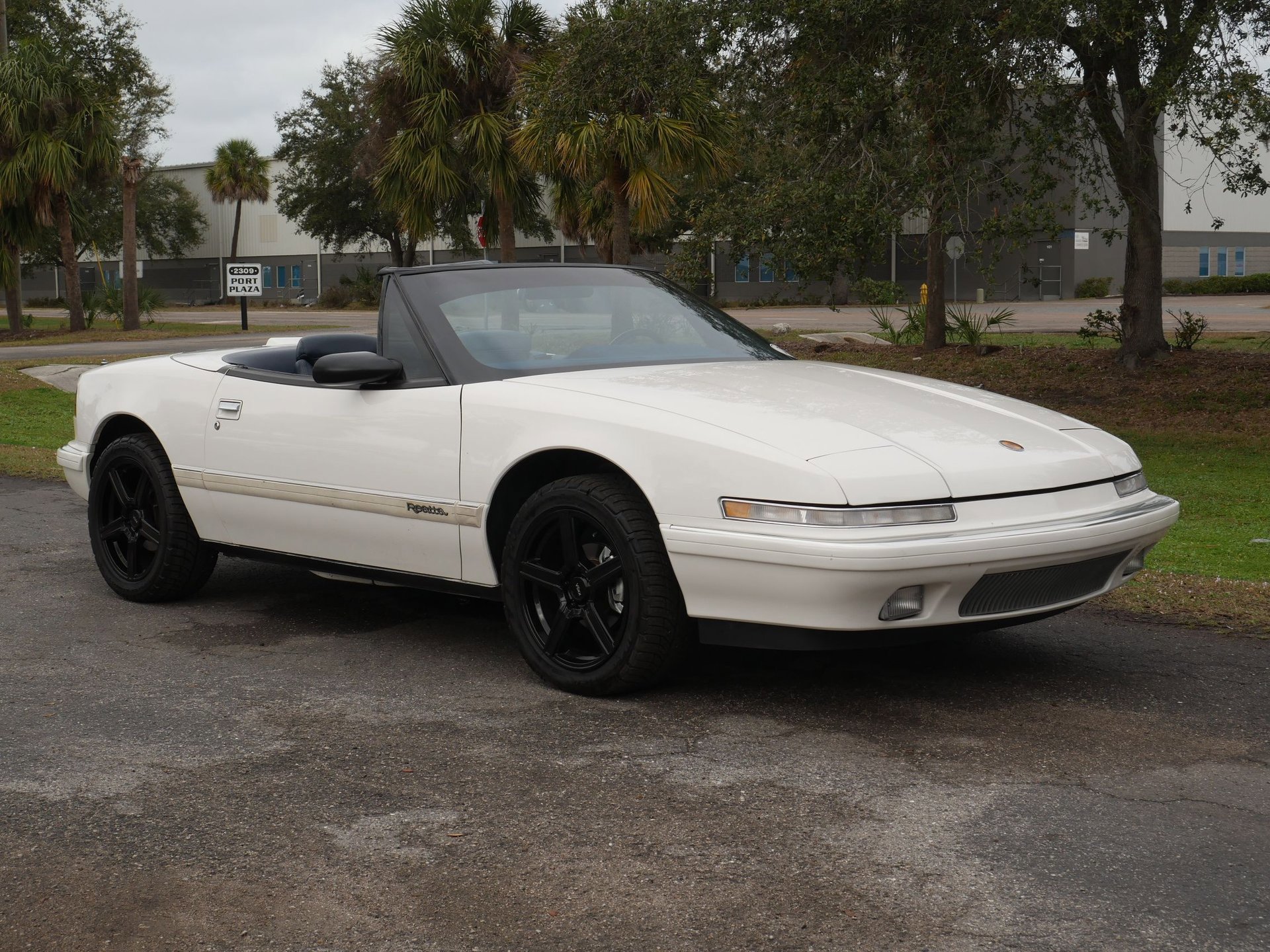 Used 1990 Buick Reatta Convertible image 50