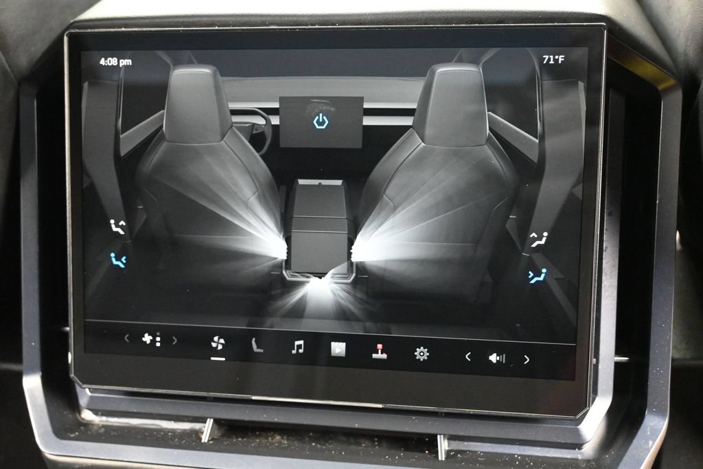 Used 2024 Tesla Cybertruck AWD Crew Cab image 37