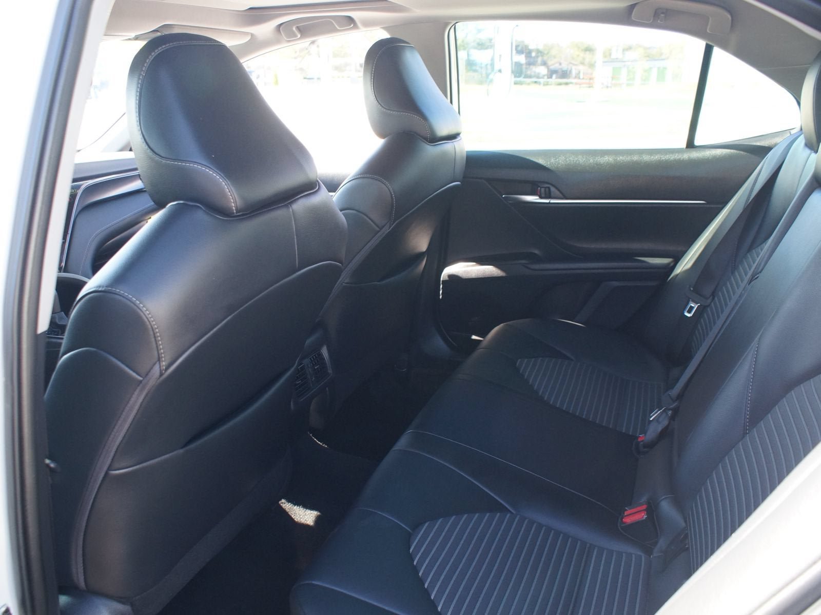 Used 2024 Toyota Camry SE w/ Cold Weather Package FWD image 15